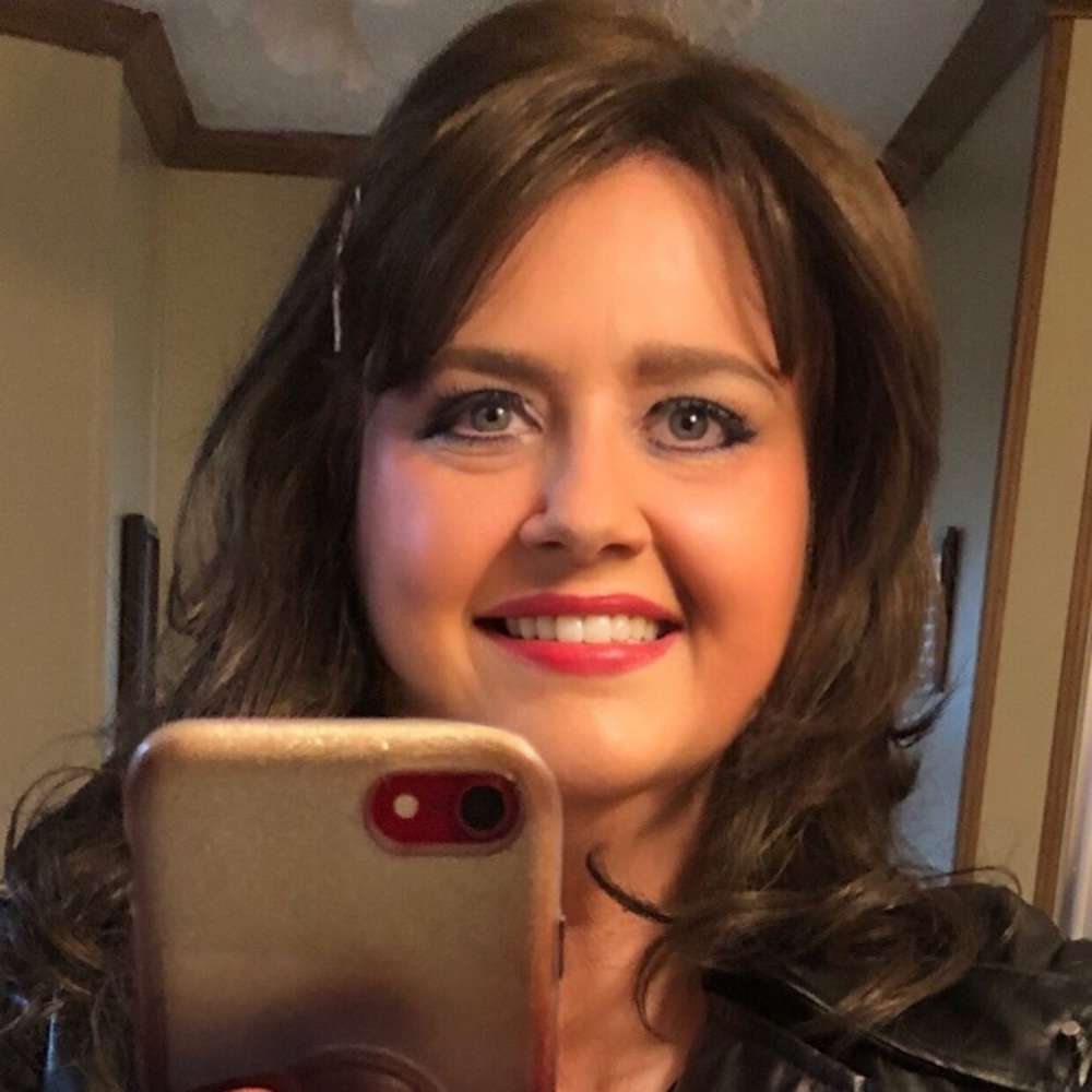 🌹Meet your Posher, Kelly